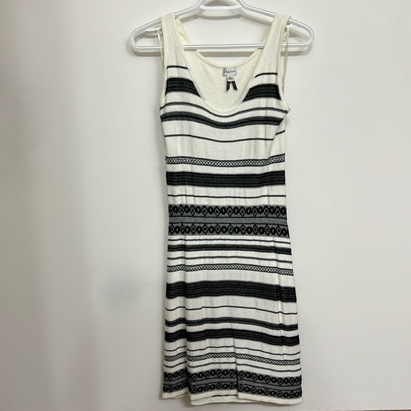 Dynamite knit dress - Picture 1 of 2